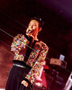 Image post by @ellemenhk on Instagram
