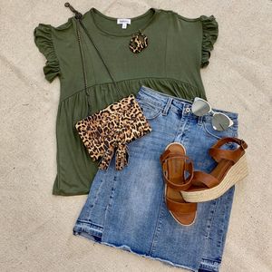 Image post by @shopfillyflair on Instagram
