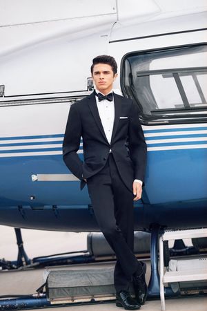 Image post by @menswearhouse on Twitter