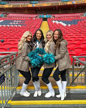 Image post by @roarofthejags on Instagram