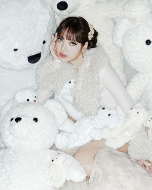 Image post by @ellemenhk on Instagram
