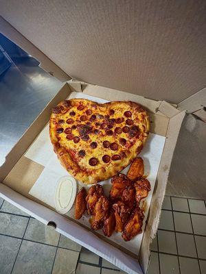 Image post by @wingnutzbarandgrill on Instagram