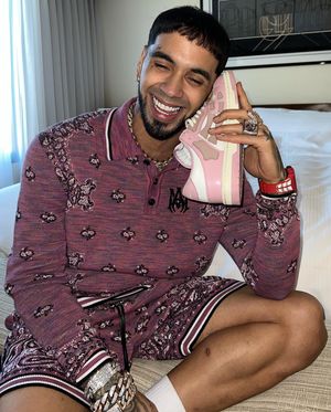Image post by @anuel on Instagram