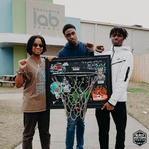 Image post by @hornets on Twitter