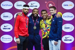 Image post by @alliseeisgold on Twitter