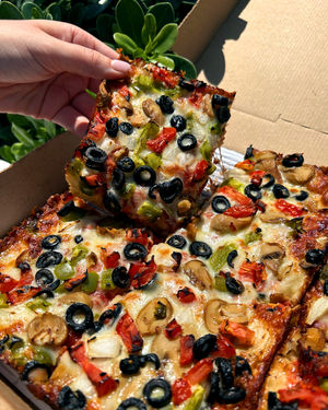 Image post by @jetspizza on Instagram