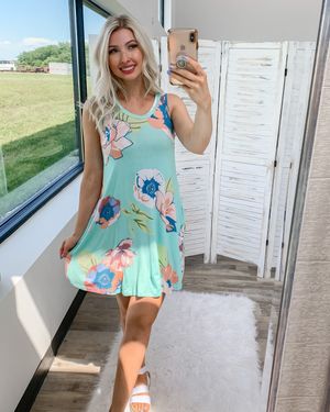 Image post by @shopfillyflair on Instagram