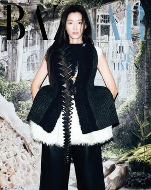 Image post by @harpersbazaarkorea on Instagram