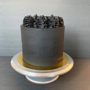 Image post by @theblondewhobakes on Instagram