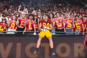 Image post by @uscfb on Instagram