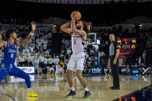 Image post by @raelynnhahncreative on Instagram