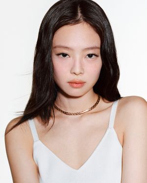 Image post by @harpersbazaarkorea on Instagram