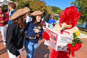 Image post by @eloncomm on Instagram