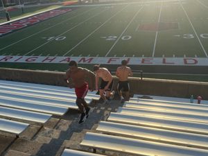 Image post by @niu_wrestling on Instagram