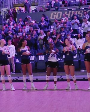 Image post by @uwvolleyball on Instagram