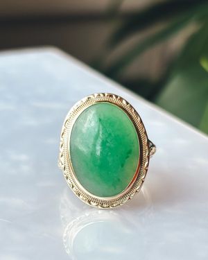 Image post by @maejeanvintage on Instagram