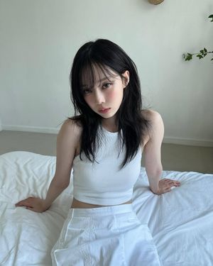 Image post by @ellemenhk on Instagram