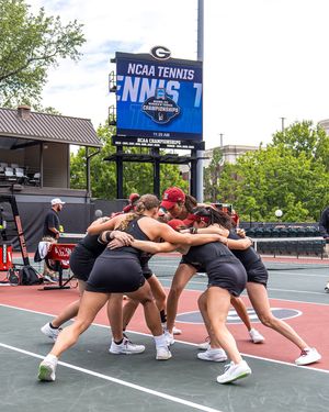 Image post by @elonwtennis on Instagram