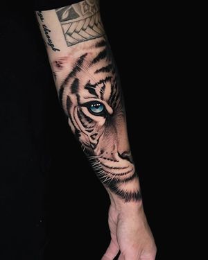 Image post by @skindesigntattoos on Instagram