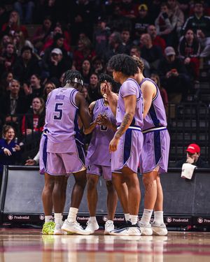 Image post by @uw_mbb on Instagram