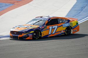 Image post by @StenhouseJr on Twitter