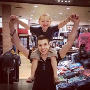 Image post by @buckle.stylist.matt on Instagram