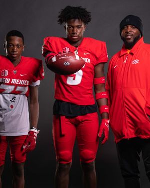 Image post by @UNMLoboFB on Twitter