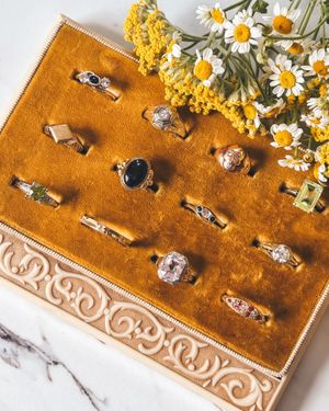 Image post by @maejeanvintage on Instagram