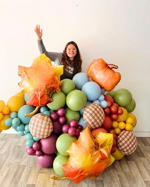 Image post by @winnerpartywholesale on Instagram