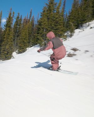 Image post by @newschoolers on Instagram