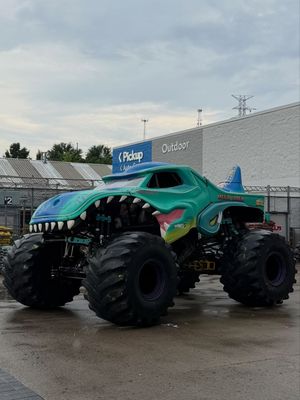 Image post by @avengersracing on Instagram