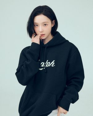 Image post by @esquire.korea on Instagram