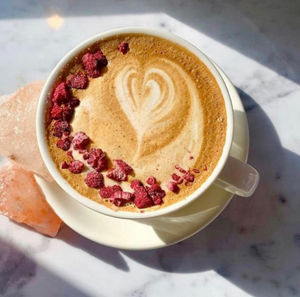 Image post by @themainemag on Instagram