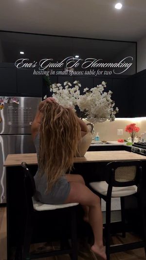 Video post by @enashaolivia on Facebook