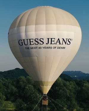Image post by @guessjeans on Instagram