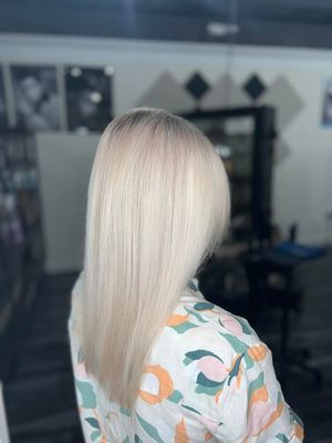 Image post by @OmbreSalonPV on Facebook