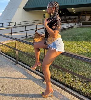 Image post by @she4reign on Instagram