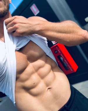 Image post by @magicmikelive on Instagram