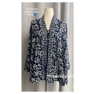 Image post by @misskendybatik on Instagram