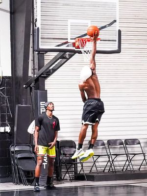 Image post by @women_belonginsports on Instagram