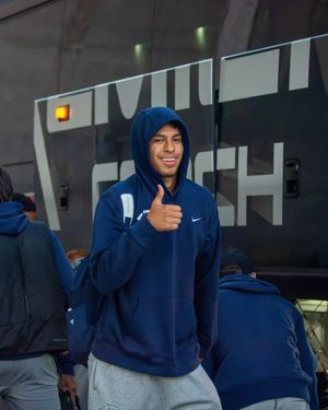 Image post by @unhmenssoccer on Instagram