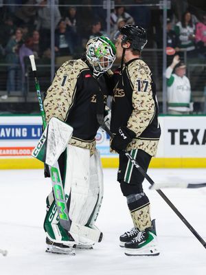 Image post by @txstarshockey on Instagram