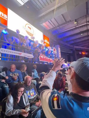 Image post by @coloradoeagleschicks on Instagram