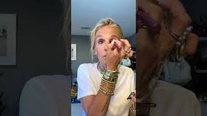 Video post by @shop.with.caroline on YouTube
