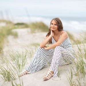 Image post by @styledbylanie on Instagram