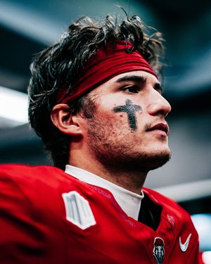 Image post by @unmlobofb on Instagram