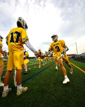 Image post by @midloboyslax on Instagram