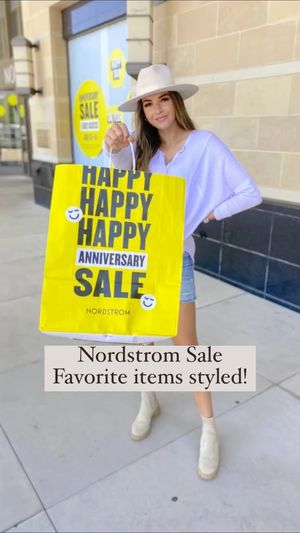 Video post by @sabrinanoellee on Instagram