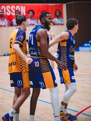 Image post by @usavignonpontetbasket on Instagram