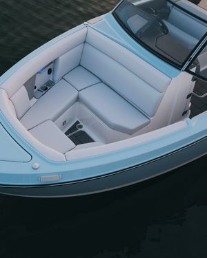 Image post by @aviaraboats on Instagram
